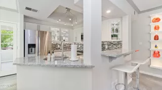 Photo #3: 6411474 Listing 