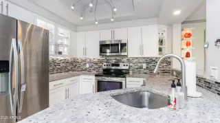 Photo #5: 6411474 Listing 