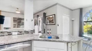 Photo #6: 6411474 Listing 