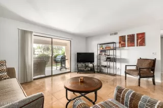 Photo #6: 6411488 Listing 