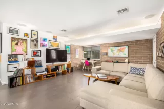 Photo #1: 6411500 Listing 