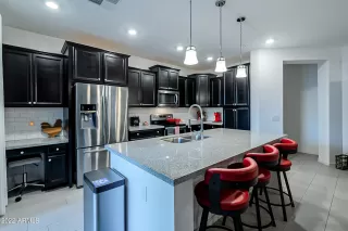 Photo #5: 6411607 Listing