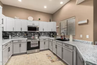 Photo #4: 6411680 Listing