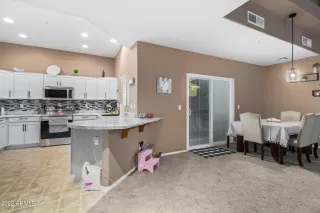 Photo #5: 6411680 Listing