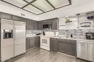 Photo #2: 6411791 Listing