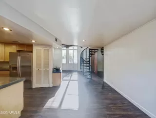 Photo #5: 6411936 Listing