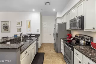 Photo #6: 6411944 Listing