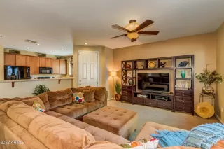 Photo #6: 6412368 Listing