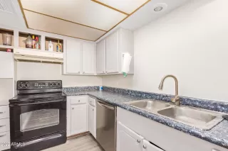 Photo #4: 6412736 Listing