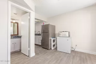 Photo #5: 6412736 Listing