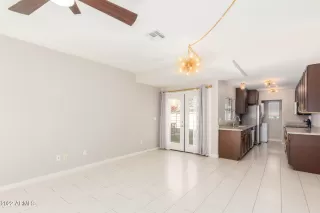 Photo #5: 6412834 Listing