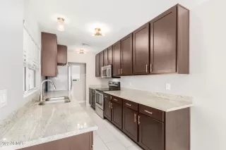 Photo #6: 6412834 Listing