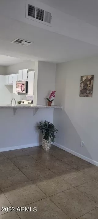 Photo #2: 6412965 Listing