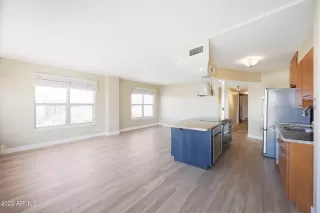 Photo #2: 6412968 Listing