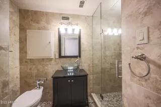 Photo #6: 6412968 Listing