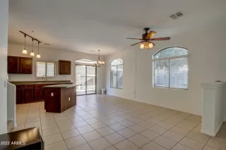 Photo #4: 6413019 Listing 