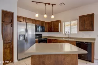 Photo #6: 6413019 Listing 