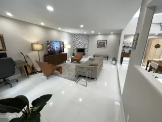 Photo #6: 6413214 Listing