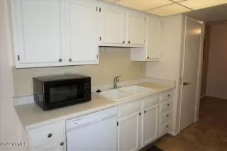 Photo #4: 6413760 Listing