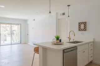 Photo #4: 6413856 Listing