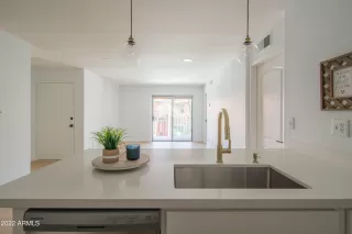 Photo #5: 6413856 Listing