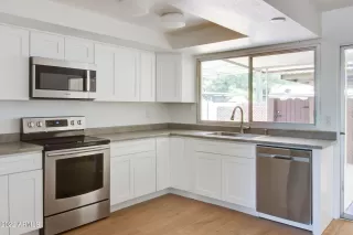 Photo #4: 6413876 Listing