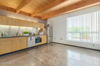 Photo #1: 6413896 Listing 