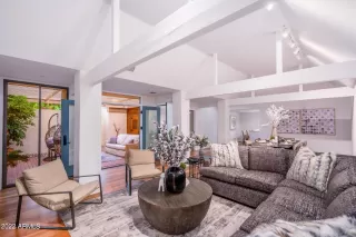 Photo #1: 6413951 Listing