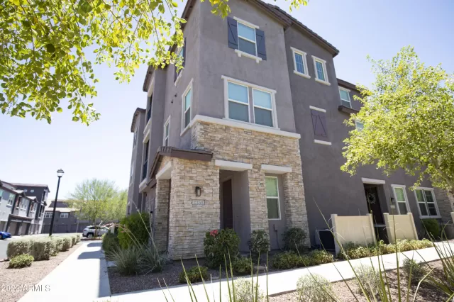 MLS: 6413978 Condo For Sale