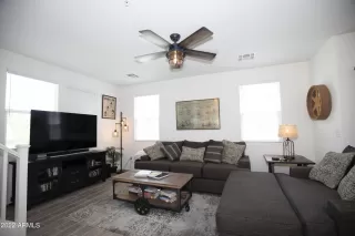 Photo #4: 6413978 Listing