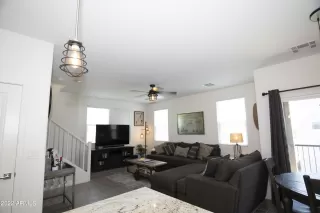 Photo #5: 6413978 Listing