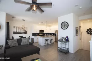 Photo #6: 6413978 Listing