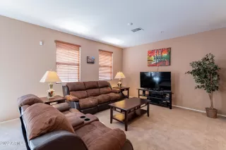 Photo #5: 6414020 Listing