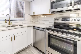 Photo #3: 6414032 Listing