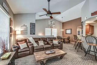 Photo #5: 6414315 Listing