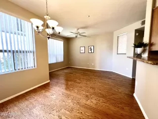 Photo #6: 6414433 Listing 