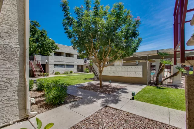 MLS: 6414500 Condo For Sale