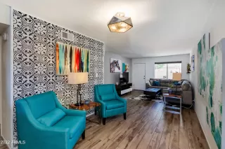 Photo #2: 6414500 Listing