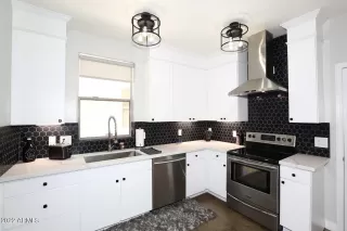 Photo #5: 6414795 Listing