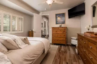 Photo #4: 6414883 Listing