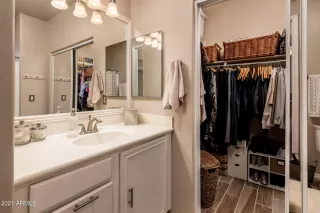 Photo #5: 6414883 Listing