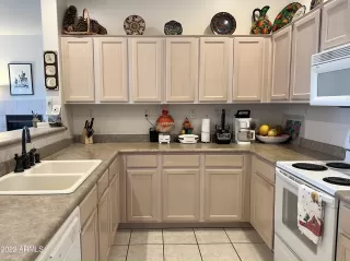 Photo #6: 6414899 Listing