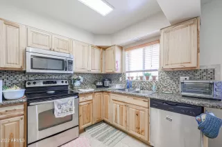 Photo #3: 6414915 Listing