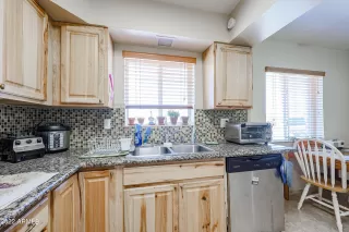 Photo #5: 6414915 Listing