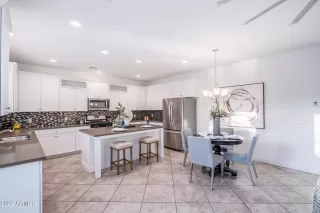 Photo #1: 6414998 Listing