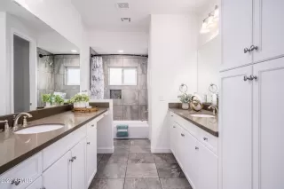 Photo #6: 6414998 Listing