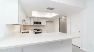 Photo #4: 6415291 Listing 