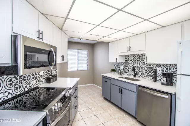 MLS: 6415352 Condo For Sale