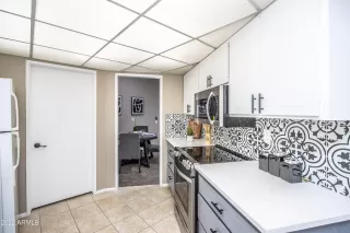 Photo #6: 6415352 Listing