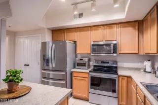 Photo #5: 6415457 Listing